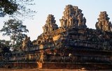 Ta Keo was built in the Khleang style largely in the late 10th and early 11th centuries by King Jayavarman V. Its primary deity was Shiva. It is located slightly to the east of Angkor Thom.